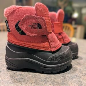 The North Face Toddler Pink and Black Winter Boots Good Condition